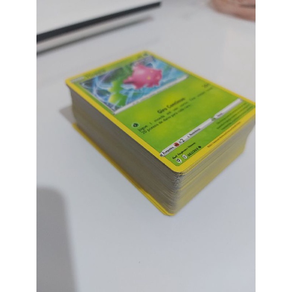 Lote 50 cartas originais aleatórias Pokémon - Sem repetidas em Promoção na  Americanas