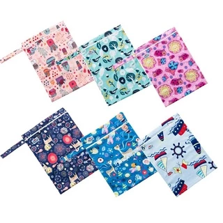 sacola impermeável bebê baby land em PUL com ziper para fraldas ecológicas sujas, roupas molhadas várias utilidades