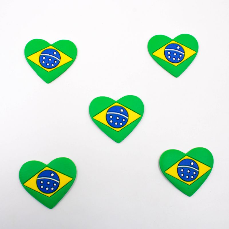 Bandeira do Brasil em forma de coração