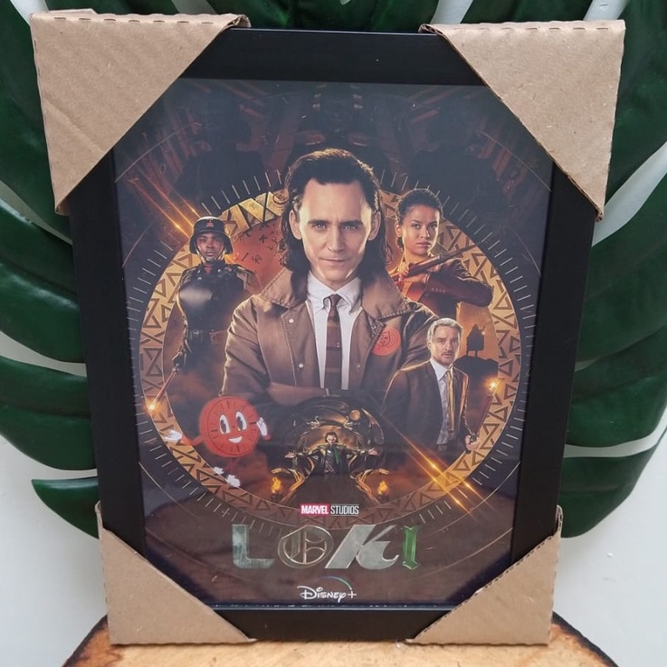 Quadro decorativo com moldura e vidro Loki Marvel Disney plus thor vingadores homem de ferro avengers endgame