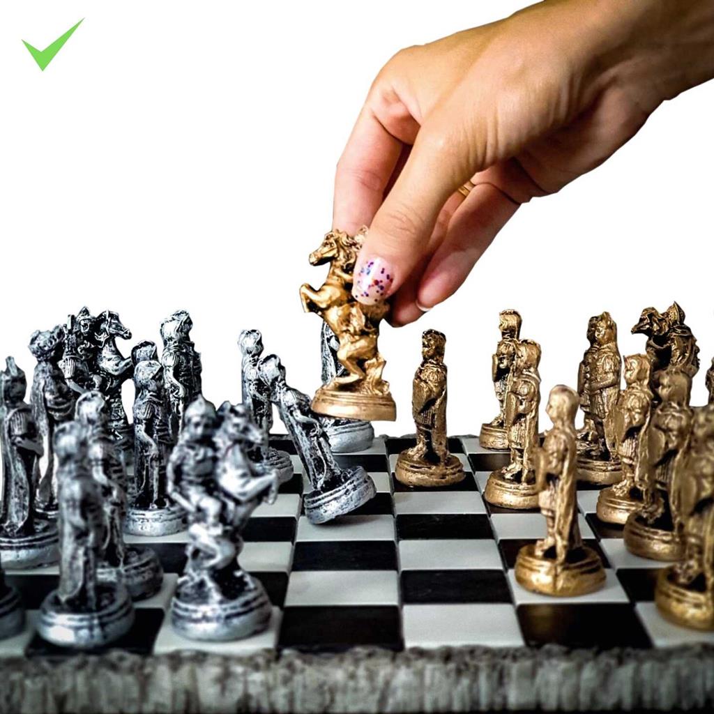 Roman Gladiators 3D Chess Set  Xadrez jogo, Jogo de xadrez, Tabuleiro de  xadrez