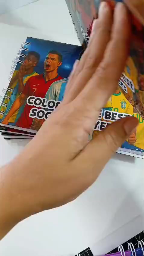 Livro de Colorir – The Best Soccer Players| Tema Futebol