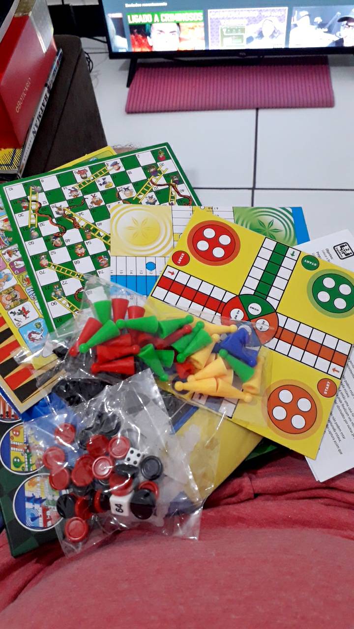 Clássicos Para Viagem 8 em 1 Jogo Educativo Didático Tabuleiro Xadrez Dama  Ludo Gamão