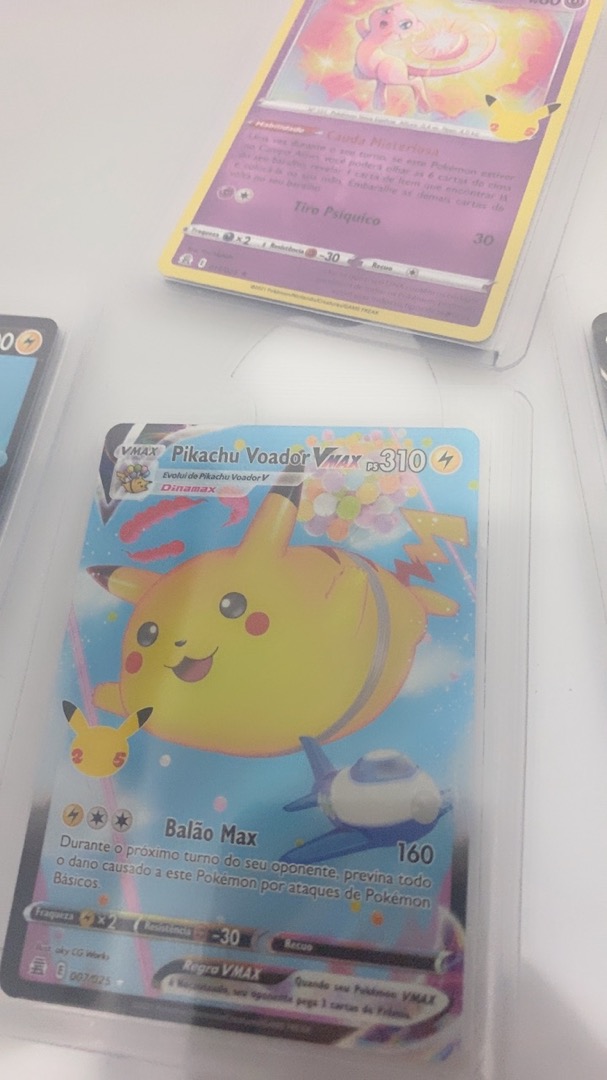 Pikachu Voador V-Max Foil Pokémon Carta Em Português 7/25 - Deck
