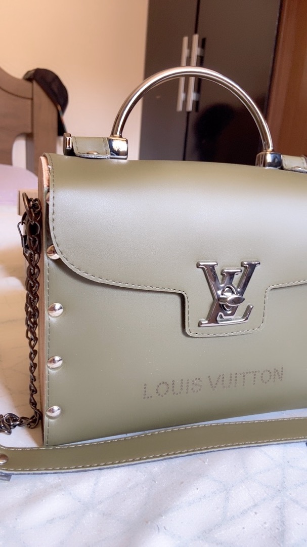 Bolsa Elegante Chamosa Louis Vuitton Baú de Mão e Alça Transversal Promoção