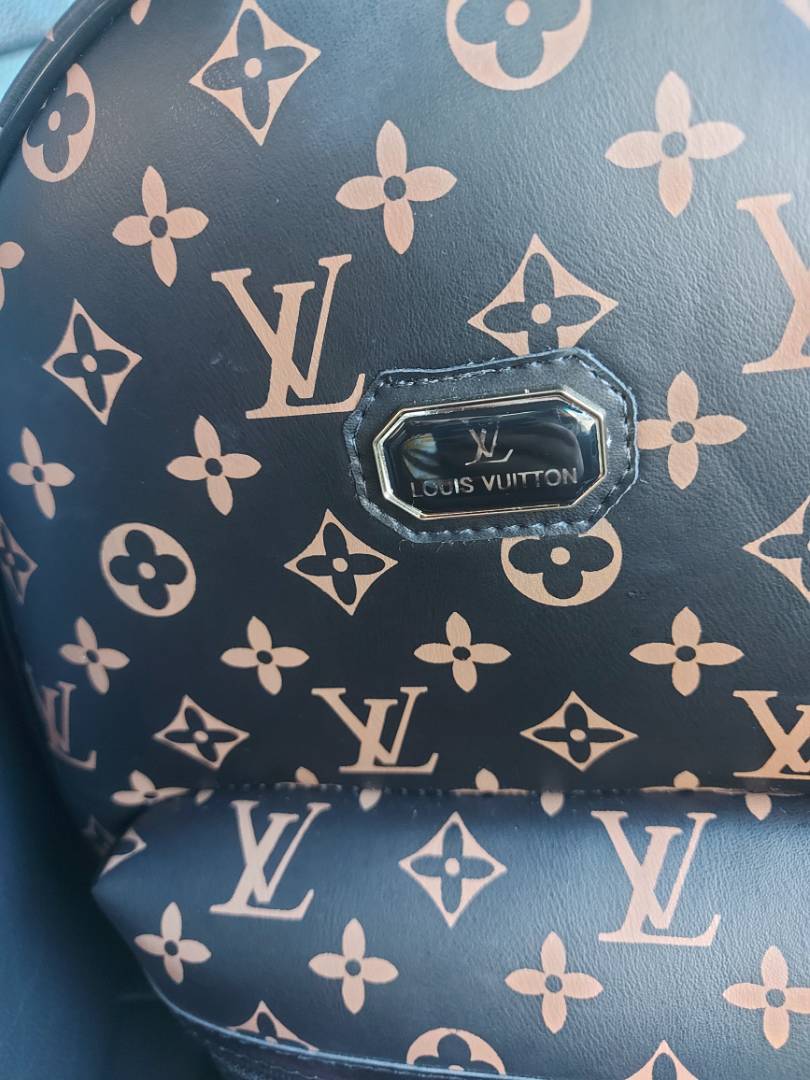 Mochila Bolsa Em Couro Reforçada Louis Vuitton Luxo Unissex Feminina  Masculina SUPER DESCONTO