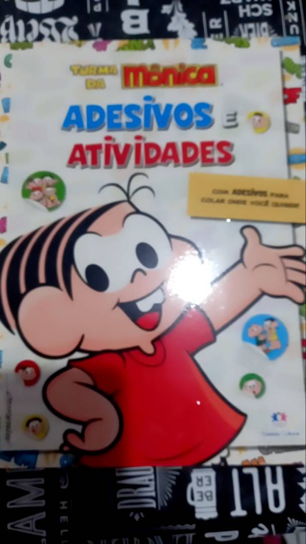 Livro para Pintar e Brincar com 500 Adesivos Turma da Mônica