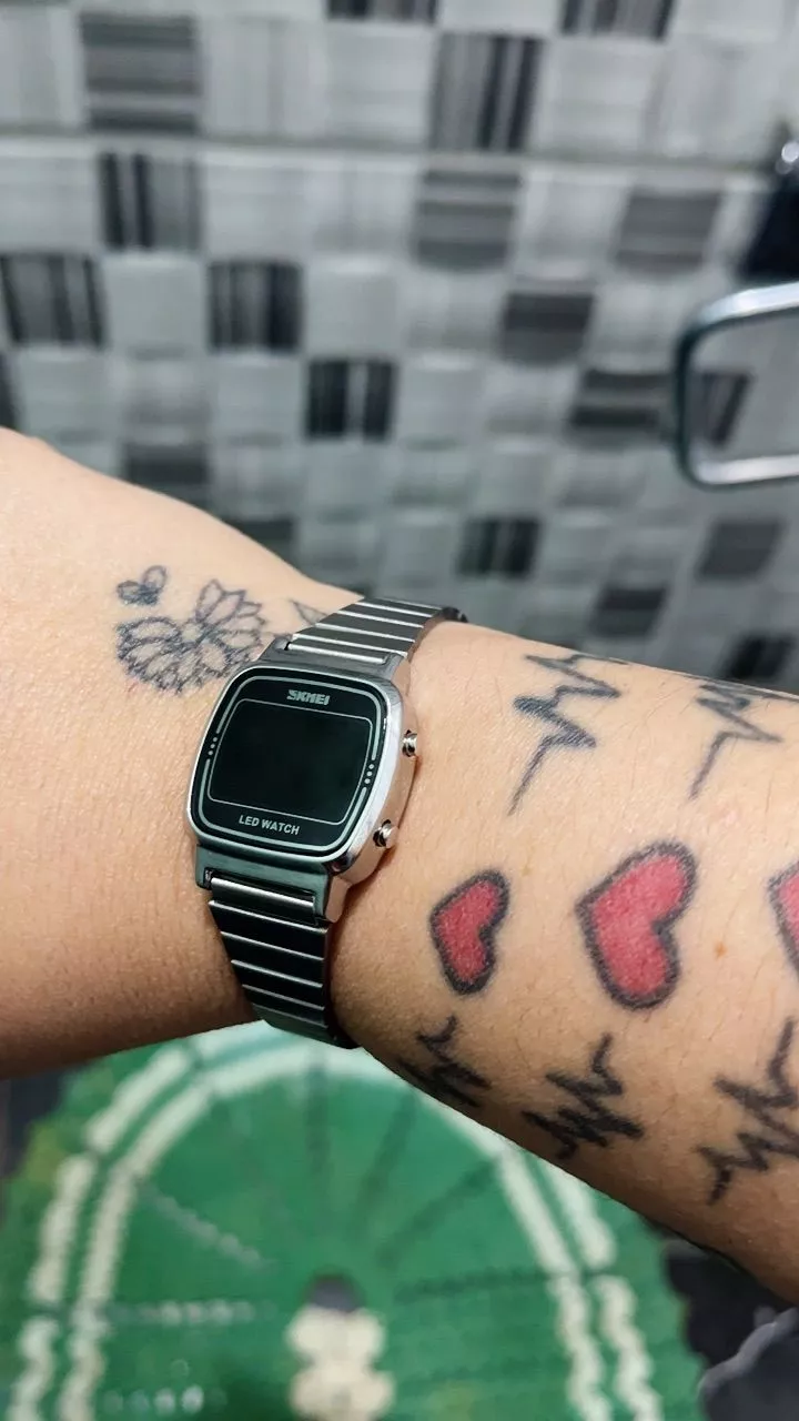 Foto do relógio estiloso 1