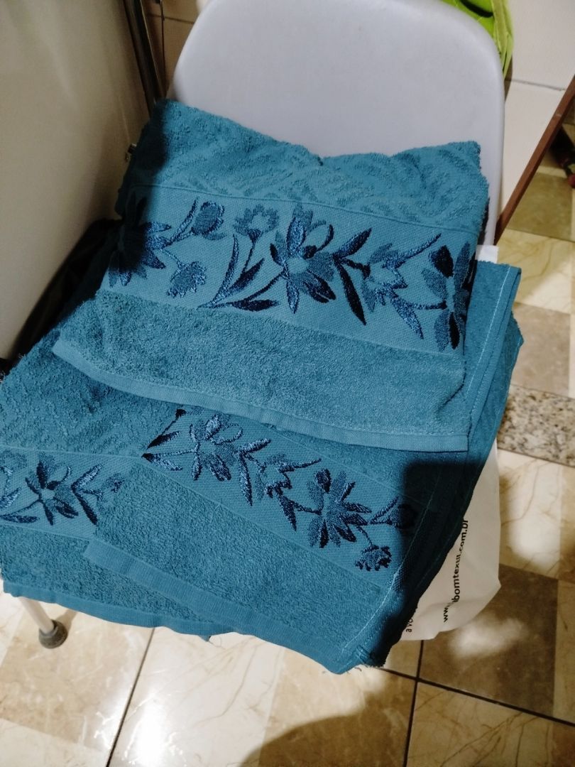 Kit 4 Toalhas Olympia 2 Banho + 2 Rosto 100% Algodão  Premium Macias e Super Absorventes Flabom