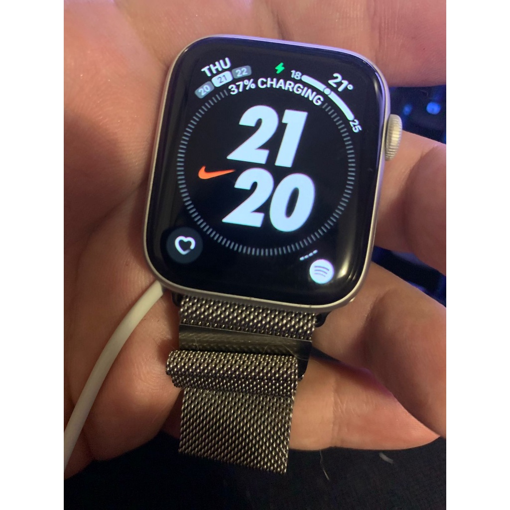 Apple watch series 4 best sale 44m nike