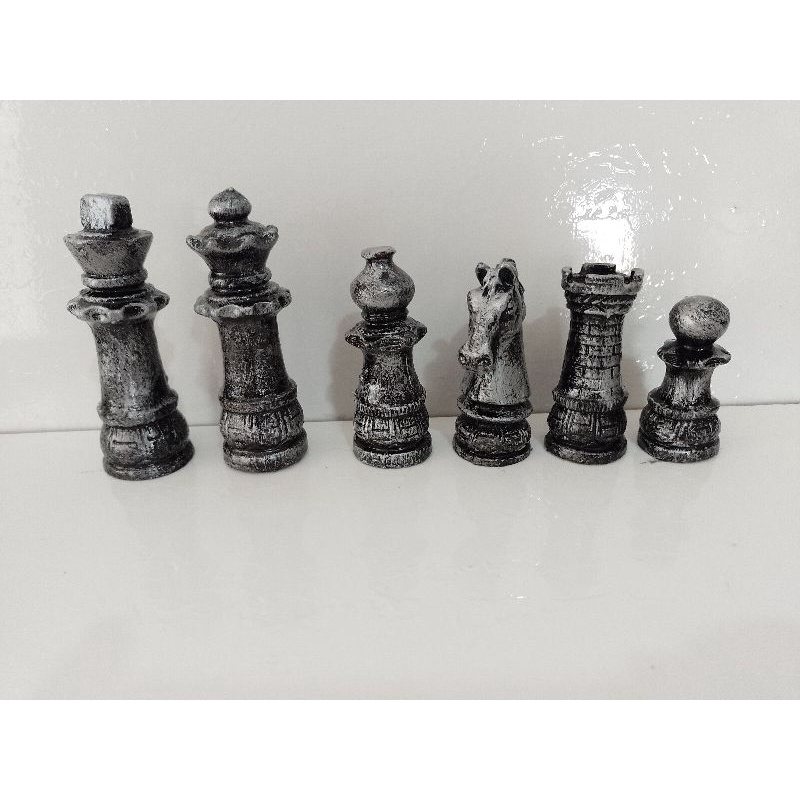 Jogo de Tabuleiro - Xadrez sem Estojo - 32 Peças - Madeira - Pentagol -  Marrom