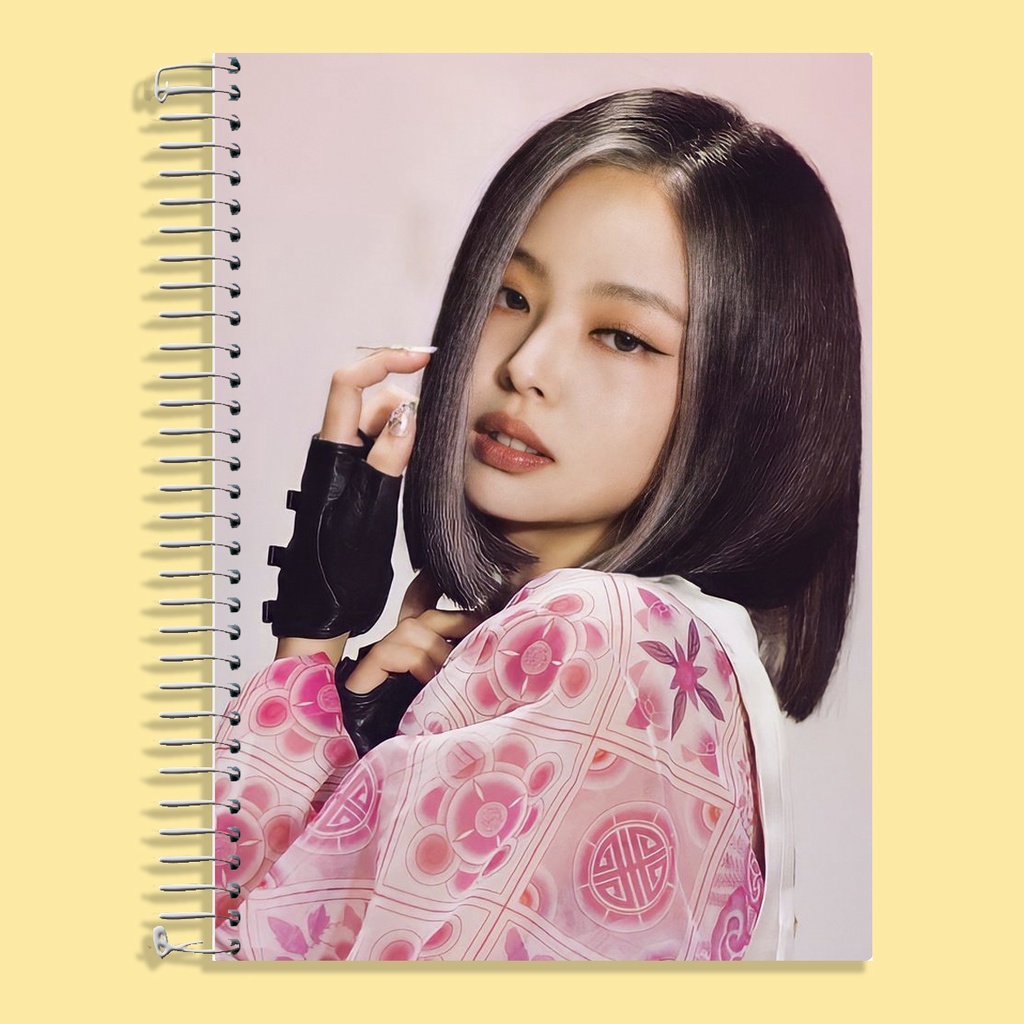 CADERNO JENNIE BLACKPINK PERSONALIZADO - 1, 10 e 20 matérias