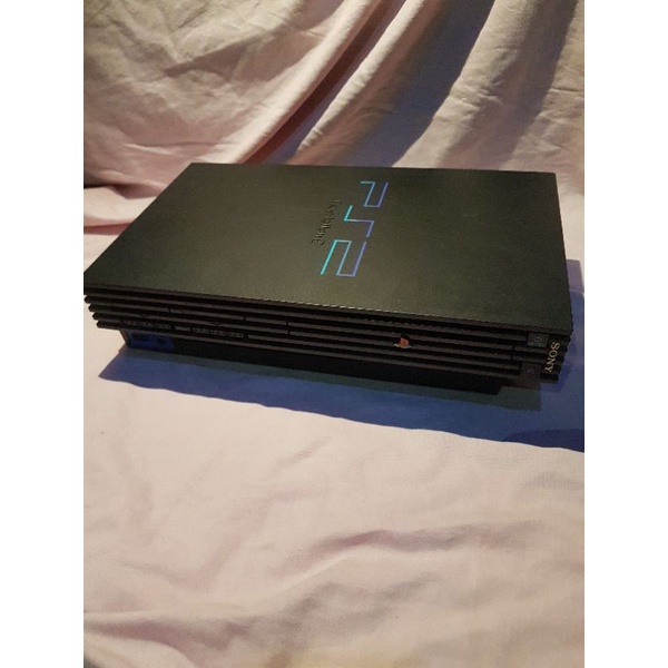 Playstation 2 Fat SCPH 15000. Japonês. raro. Bloqueado. A parte de baixo tem uma especie de cola/produto que não tentei tirar