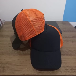 Boné Preto com Laranja Liso Trucker Masculino Feminino com Tela Aba curva