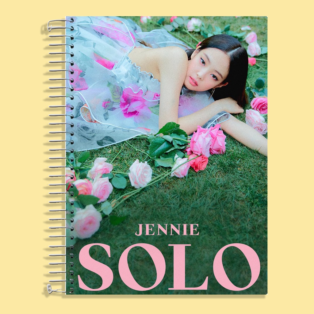 CADERNO JENNIE BLACKPINK PERSONALIZADO - 1, 10 e 20 matérias