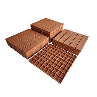 Kit 42 Decks Textura Madeira Plástico Encaixe Fácil Jardim Piscina Sacada 30cmx30cmx1,5cm