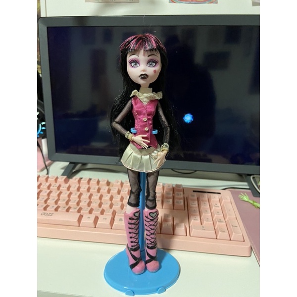 Boneca Monster High Draculaura Clássica Original Mattell - Desapegos de  Roupas quase novas ou nunca usadas para bebês, crianças e mamães. 212963