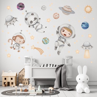 Adesivos para Parede Infantil Astronauta No Espaço Com Bichinhos decoração quartinho do bebê