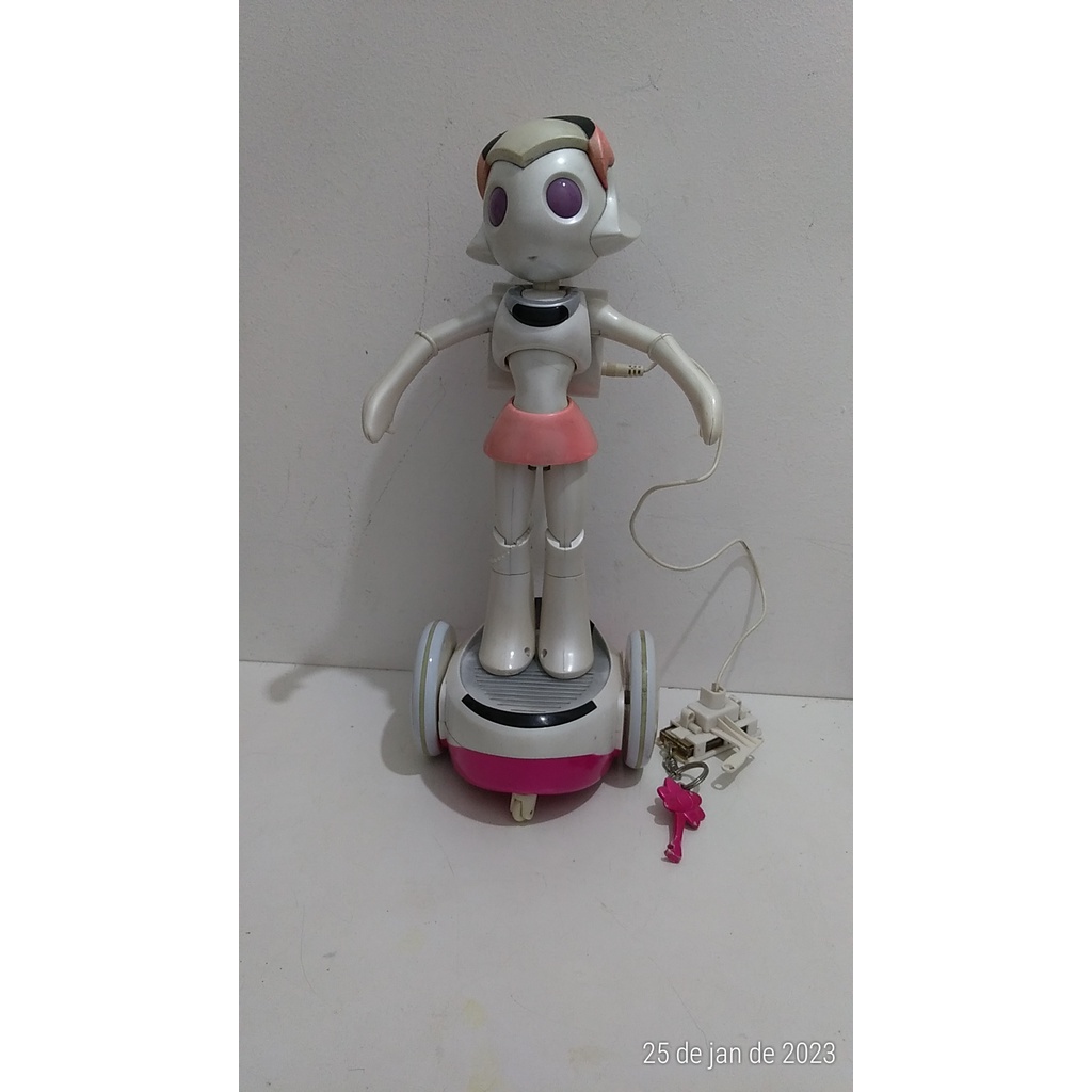 Boneca Sakura Best Friend Robot Branco e Rosa 37cm de Altura Em Bom Estado  | Shopee Brasil