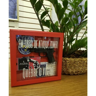 QUADRO EM CASO DE ATAQUE ZUMBI QUEBRE O VIDRO