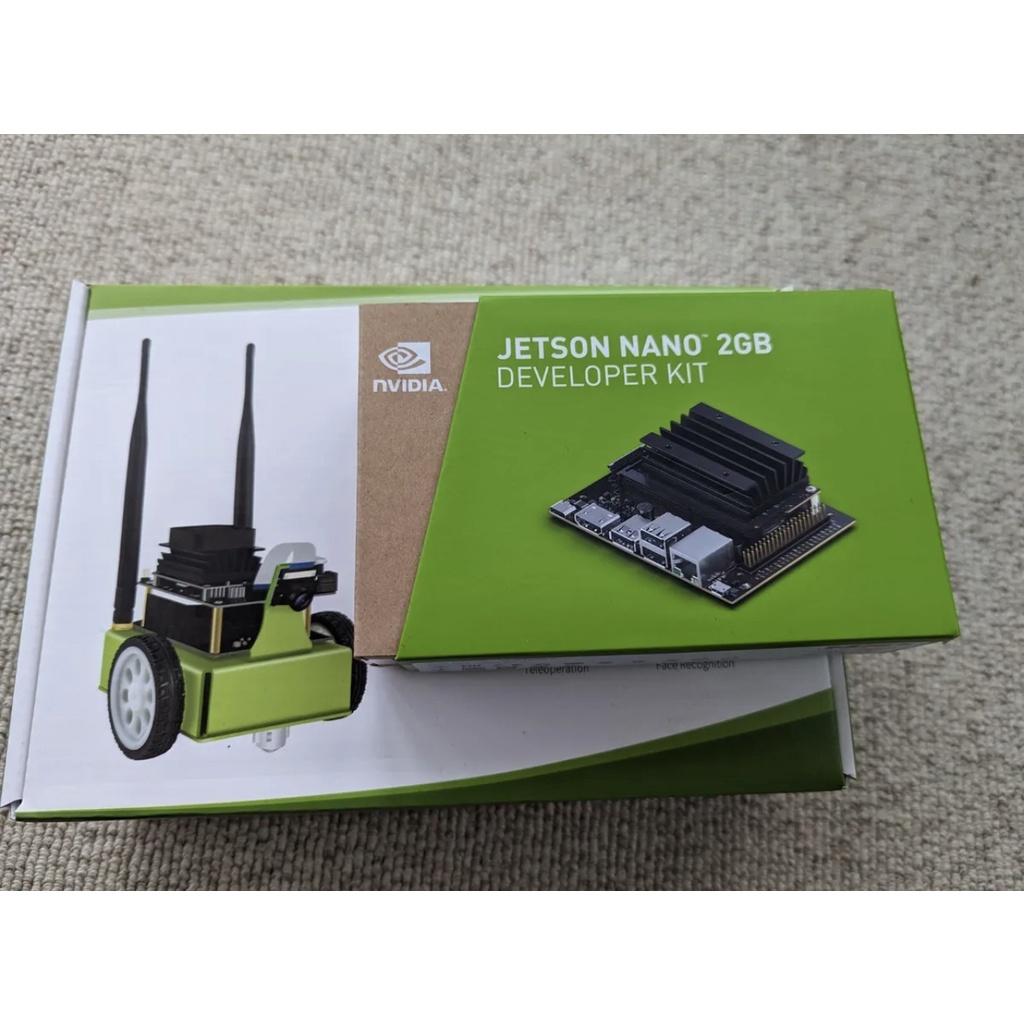 Waveshare JetBot AI Kit - Robot AI Con Jetson Nano 4GB, Fotocamera Grandangolare 8MP, WiFi AC8265, OLED - Per Sviluppo E Apprendimento Automatico (Batterie Non Incluse)