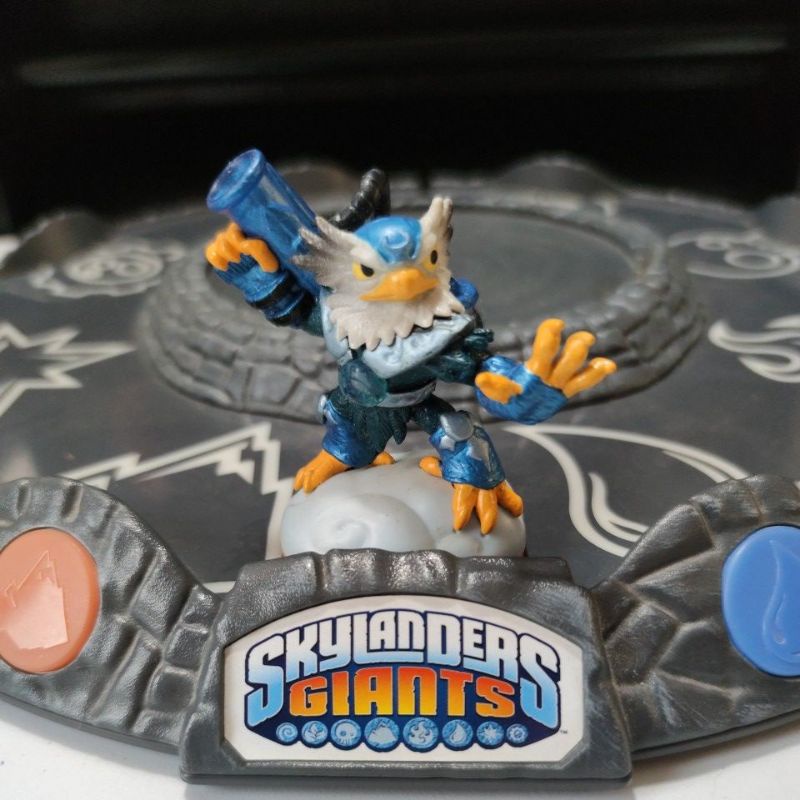 Skylanders: buy Giants for Xbox 360 bundle lot 6 figures brand new nib