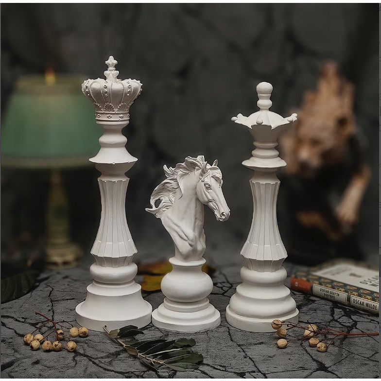Frete grátis americano resina decoração estilo moda xadrez 3 peças por  conjunto com rainha rei e cavalo em de…