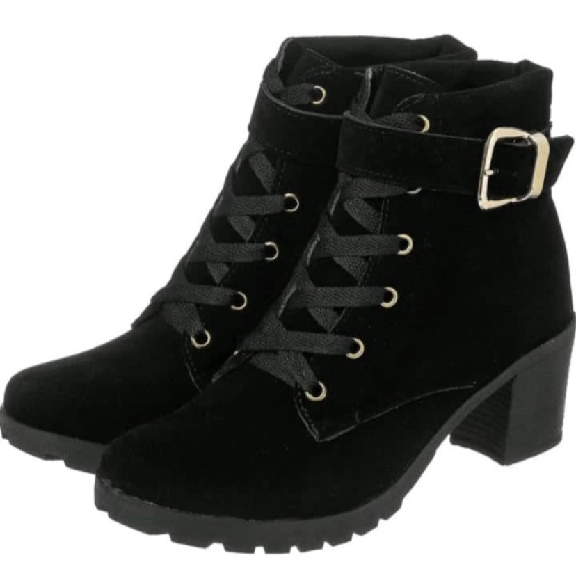 Botinha Coturno Nobuck Cano Curto Detalhe Em Fivela Moda Feminino Bota inverno 2023