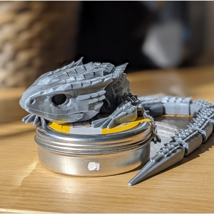 Lagarto Crocodilo de olhos vermelhos - Articulado