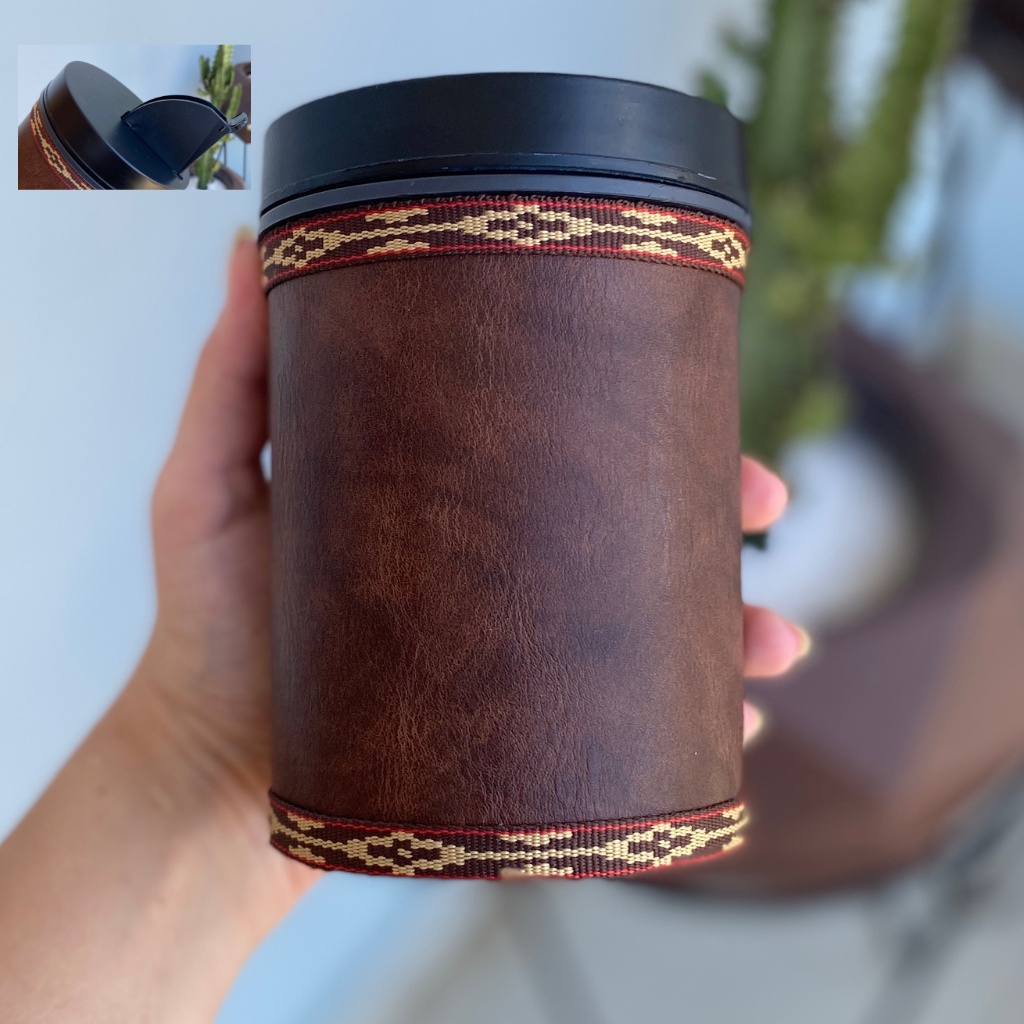 Porta Erva Mate e Terere com Bico Dosador Revestido em Courino