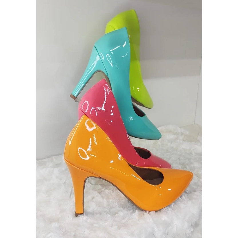 Scarpin store neon fluorescente