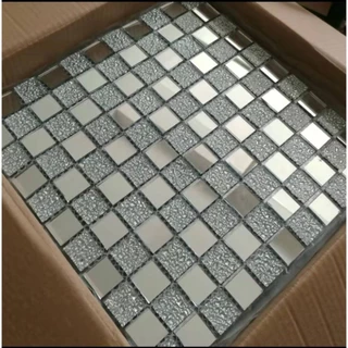 KIT DE 5 UNIDADES DE Pastilha de parede auto adesivas Vidro Espelhada Prateada 30cmx30cm M11330