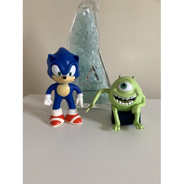 Boneco Sonic Vermelho produzido em Vinil e com cabeça