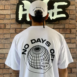 Camiseta - Huge No Days Off