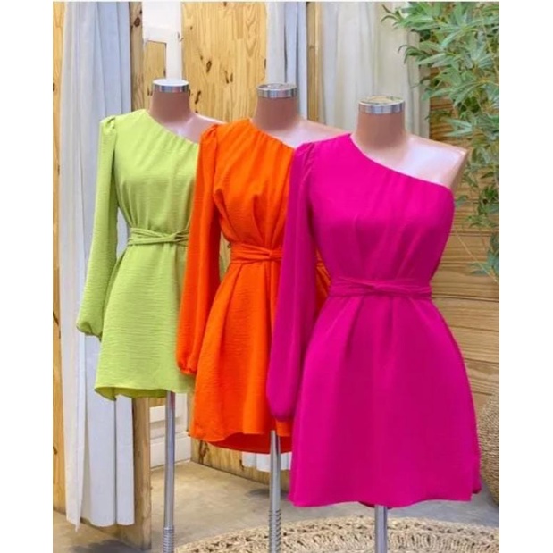 vestido manga unica mula manca neon com cinto com bojo