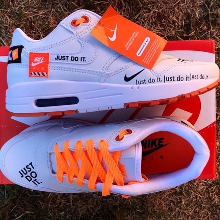 Air max 90 branco e clearance laranja