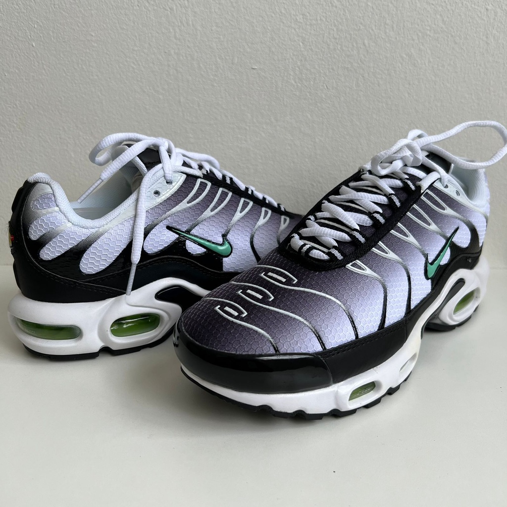 Tênis Air Max Plus TN Cinza e Preto Verde Masculino