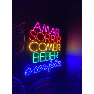 "Amar, Sorrir, Comer, Beber e Ser Feliz" 50cm x 60cm Letreiro Neon Led Decoração Instagramável