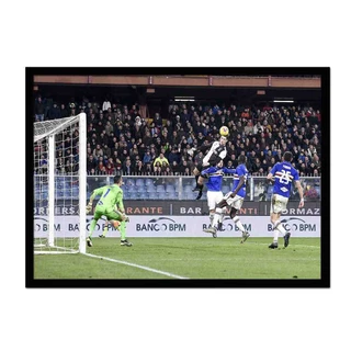 Quadro Decorativo Cristiano Ronaldo Cabeçada Histórica Juventus com Moldura