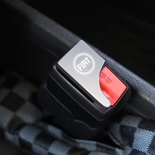 1pcs Carro Logo Cinto De Segurança Fivela Anti-Derrapante Prata Assento Trava De Para Fiat 500 500x Ducato Tipo Panda Bravo Doblo Stilo