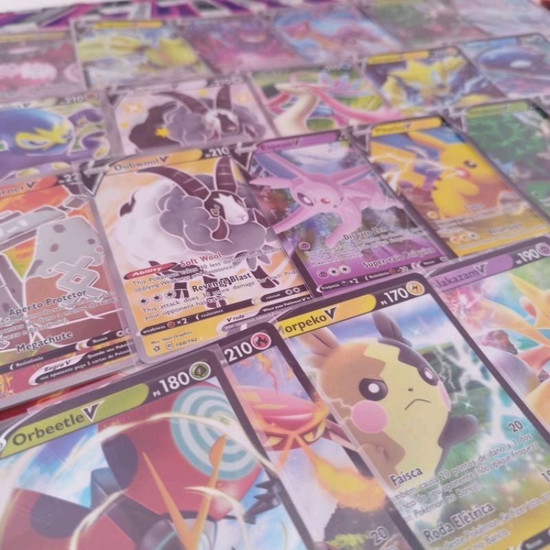Surpreenda um fã de Pokémon: Pacote de 4 cartas Pokémon Ultra Raras V originas Copag