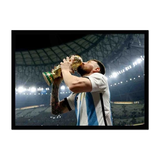 Quadro Decorativo Messi Beijando Taça Copa do Mundo Argentina Campeã com Moldura 60x40cm