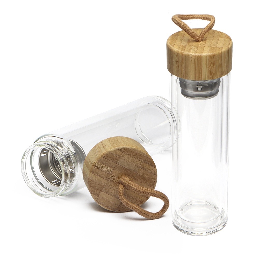 Garrafa de vidro borossilicato com parede dupla e capacidade de até 360 ml com infusor