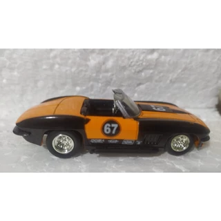 (9M-21-II) Jada Toys 1967 Corvette (Miniatura ORIGINAL loose)
