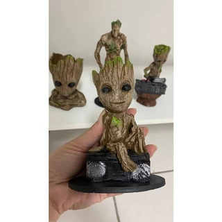 Groot Baby Sentado Guardiões da Galáxia Boneco Colecionável Resina