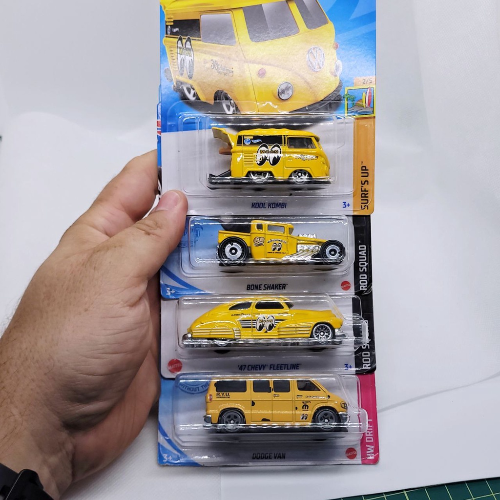 Pack Hot Wheels Moon Eyes Kool Kombi Bone Shaker Dodge Van