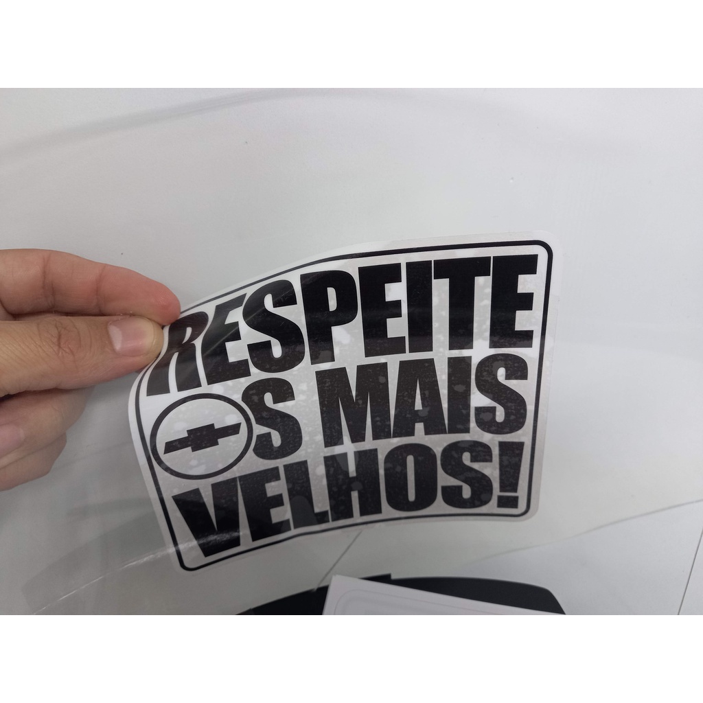 Adesivo Respeite Os Mais Velhos Chevrolet - (Colagem Interna) - Decorativo para todos os Antigos GM 15x12cm