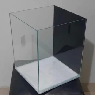 Aquário para pet 25x25x30 18,7 litros Cubo nano marinho/doce beta peixes