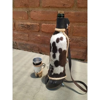 Pé De Boi Couro Porta Bebida + Copo Pé De Bezerro Enfeite, presente, decoração country, fazenda, sítio, porta bebidas