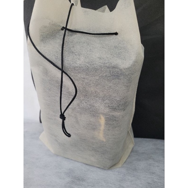 50 saquinhos com cordinha 30x40 para organização de bolsas ,calçados, kit higiene,roupinhas de bebê e muito mais medida